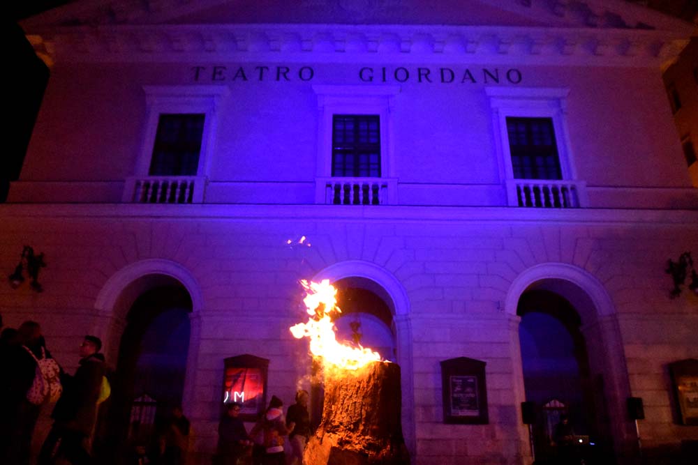 FFF. Molteplicity Shape of Fire | light art
