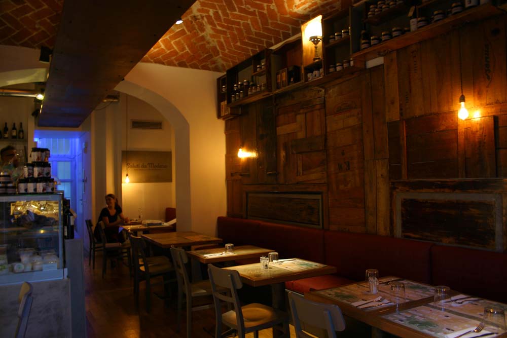 Saluti da Modena | lighting design