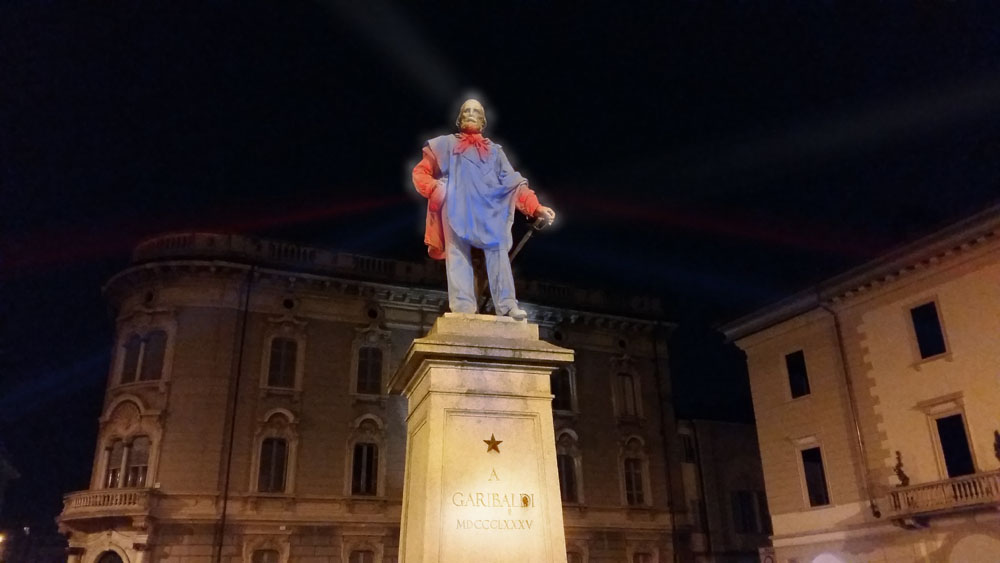 No Grayness. Statues's Light. | lighting design